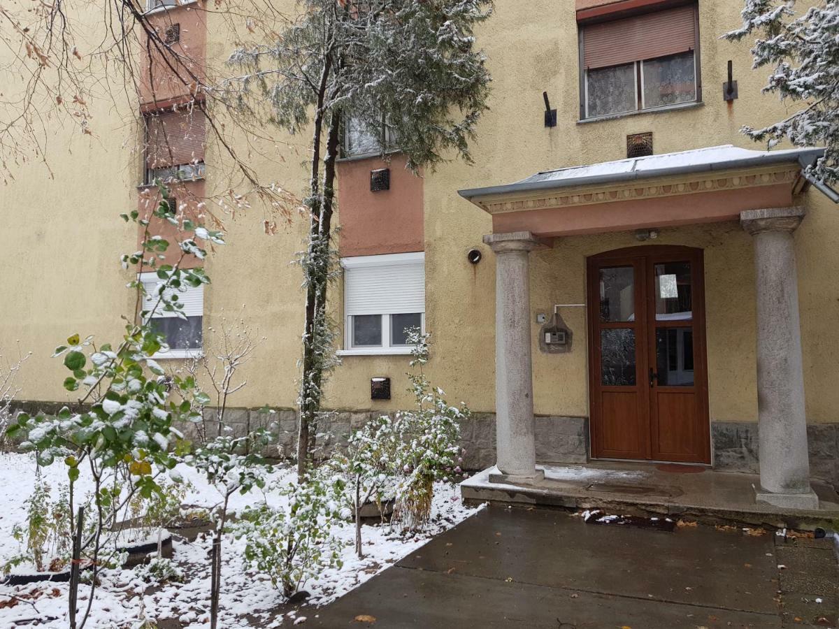 Lia Apartman Kiskunhalas Bagian luar foto